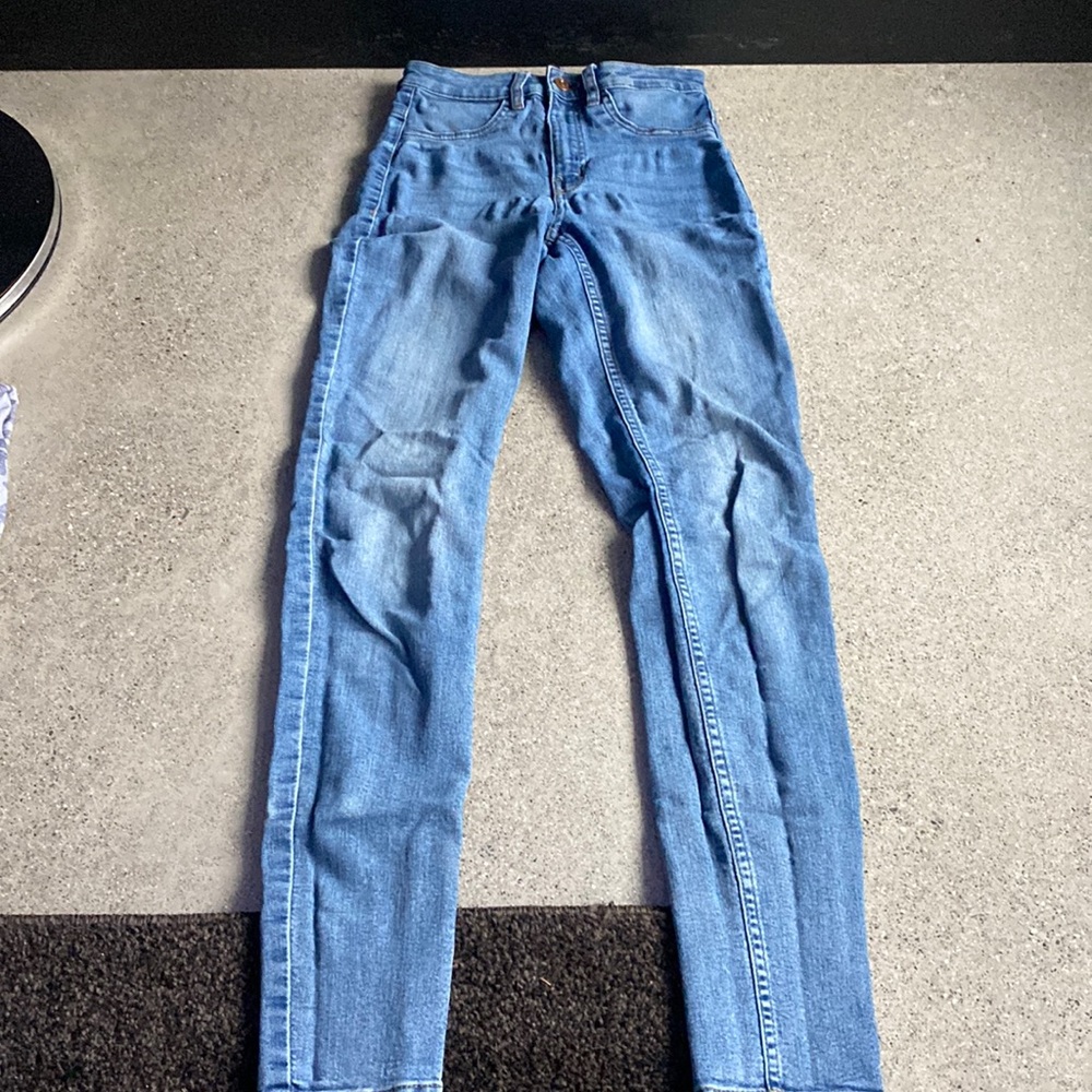 Divided Blue Jeans Skinny. Size 2.